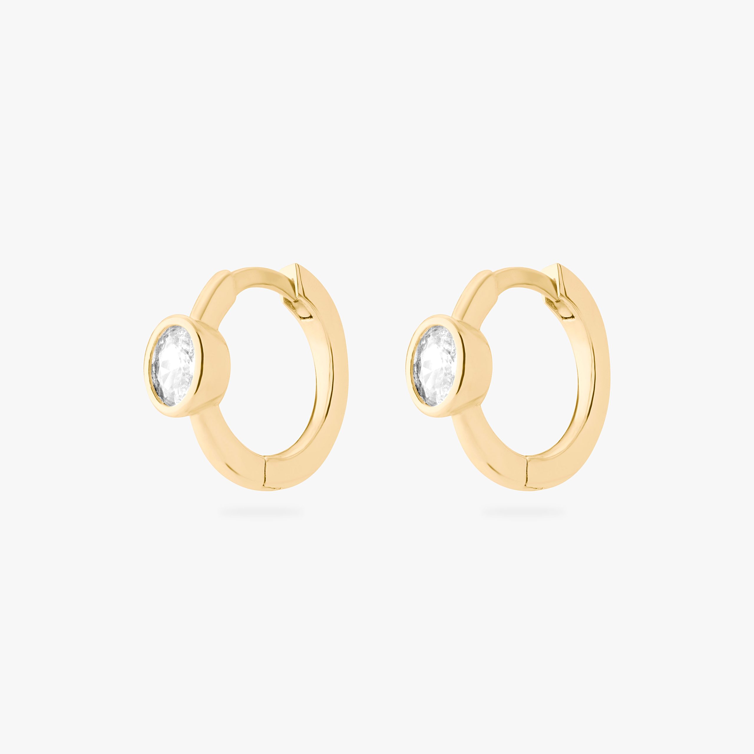 Oval Bezel Huggie - STUDS